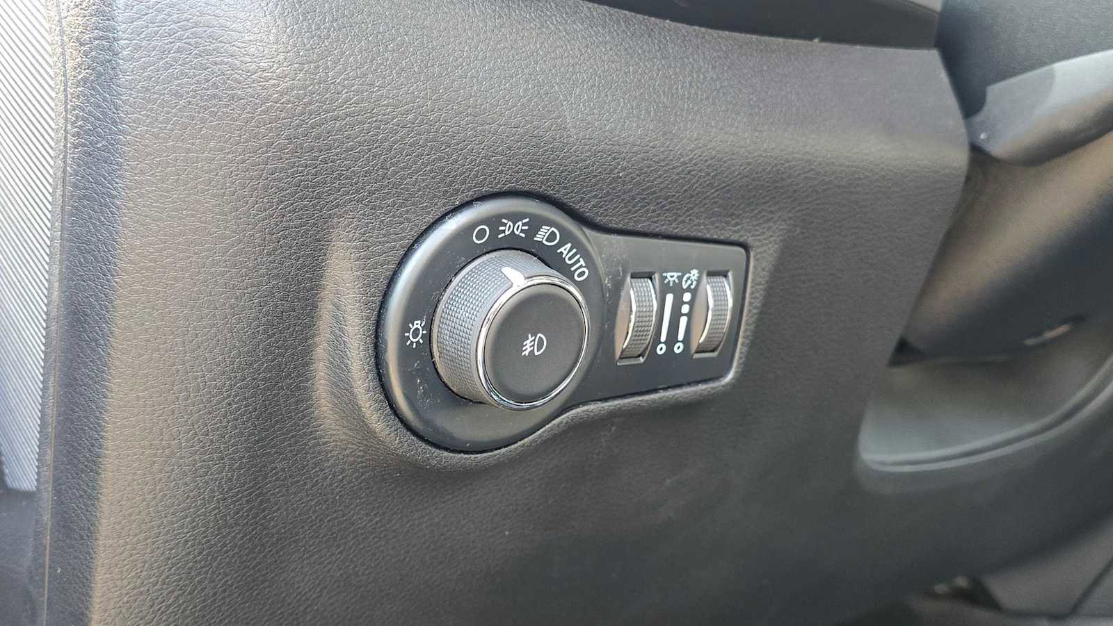 Used 2022 Jeep Compass Latitude AWD/4WD image 23