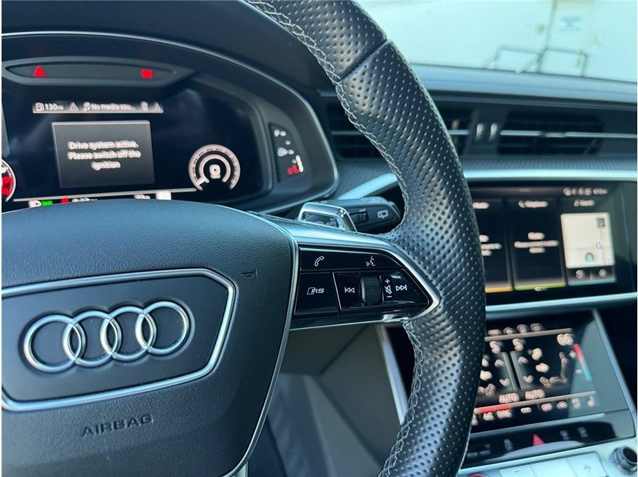 Used 2022 Audi RS 6 AWD/4WD image 28