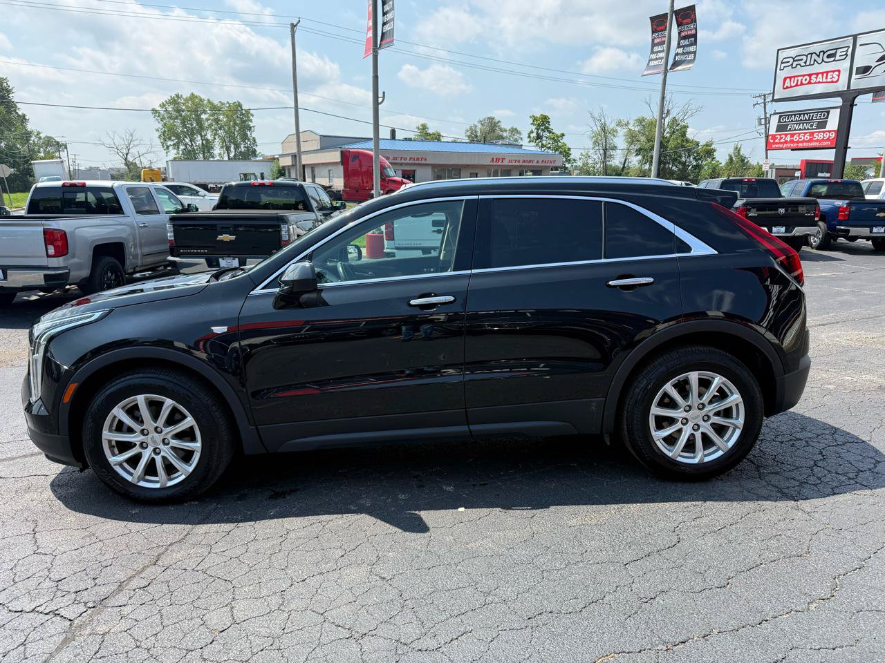 Used 2019 Cadillac XT4 Luxury w/ Cold Weather Package AWD/4WD image 4
