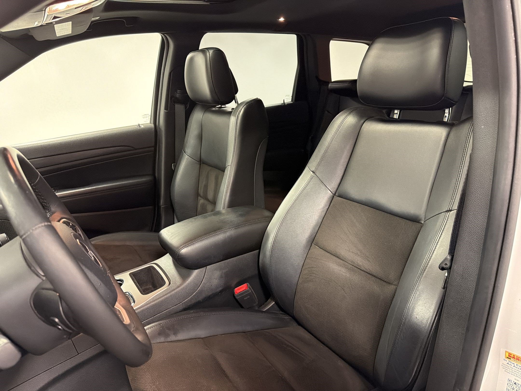 Used 2020 Jeep Grand Cherokee Altitude AWD/4WD image 5