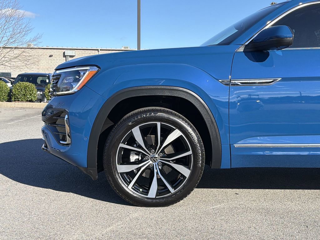 Used 2025 Volkswagen Atlas Cross Sport SEL Premium R-Line image 9