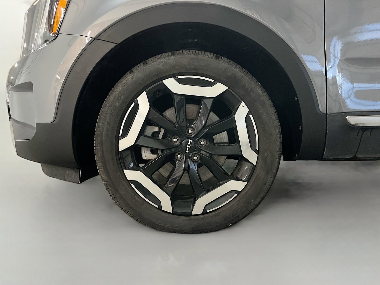 Used 2025 Kia Telluride S AWD/4WD image 35