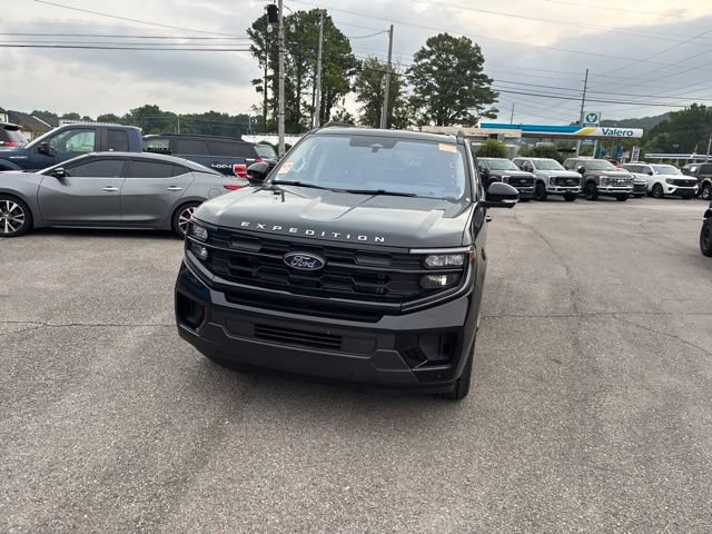 Used 2025 Ford Expedition Active AWD/4WD image 6