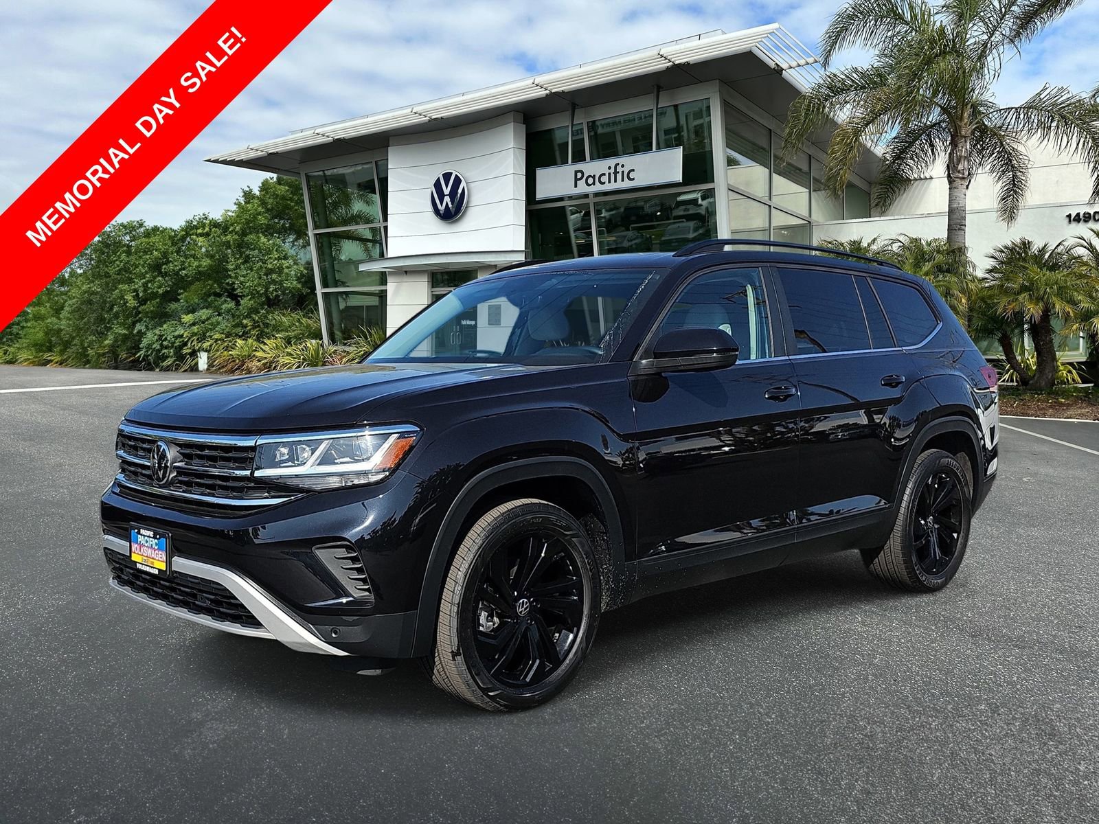 Used 2023 Volkswagen Atlas SE w/ Panoramic Sunroof Package FWD image 1