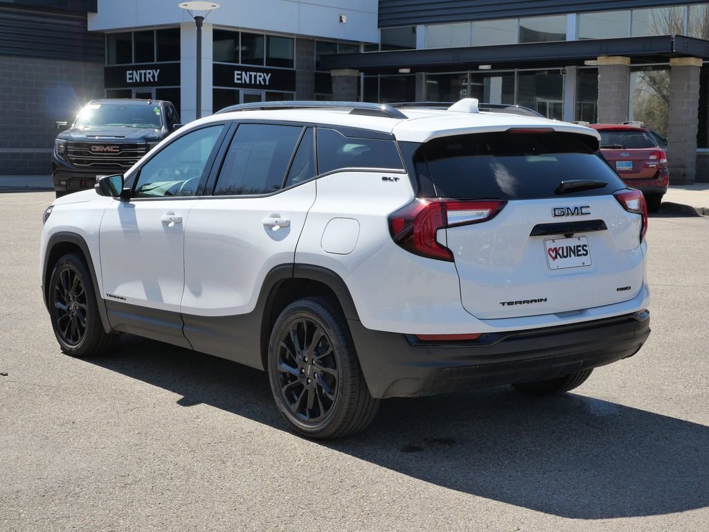 Used 2023 GMC Terrain SLT w/ Tech Package image 7