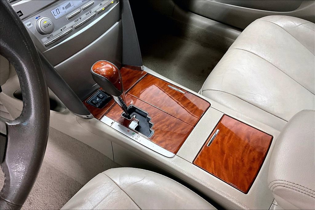 Used 2011 Toyota Camry XLE w/ XLE Extra-Value Pkg #2 image 17