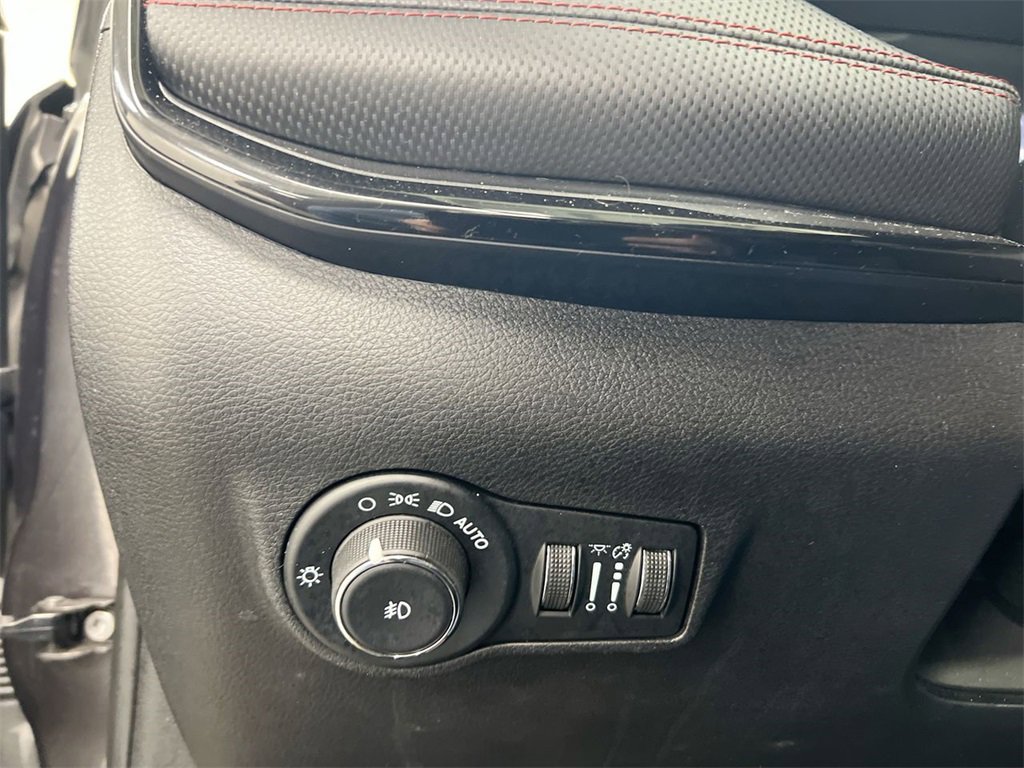 Used 2023 Jeep Compass Trailhawk image 17