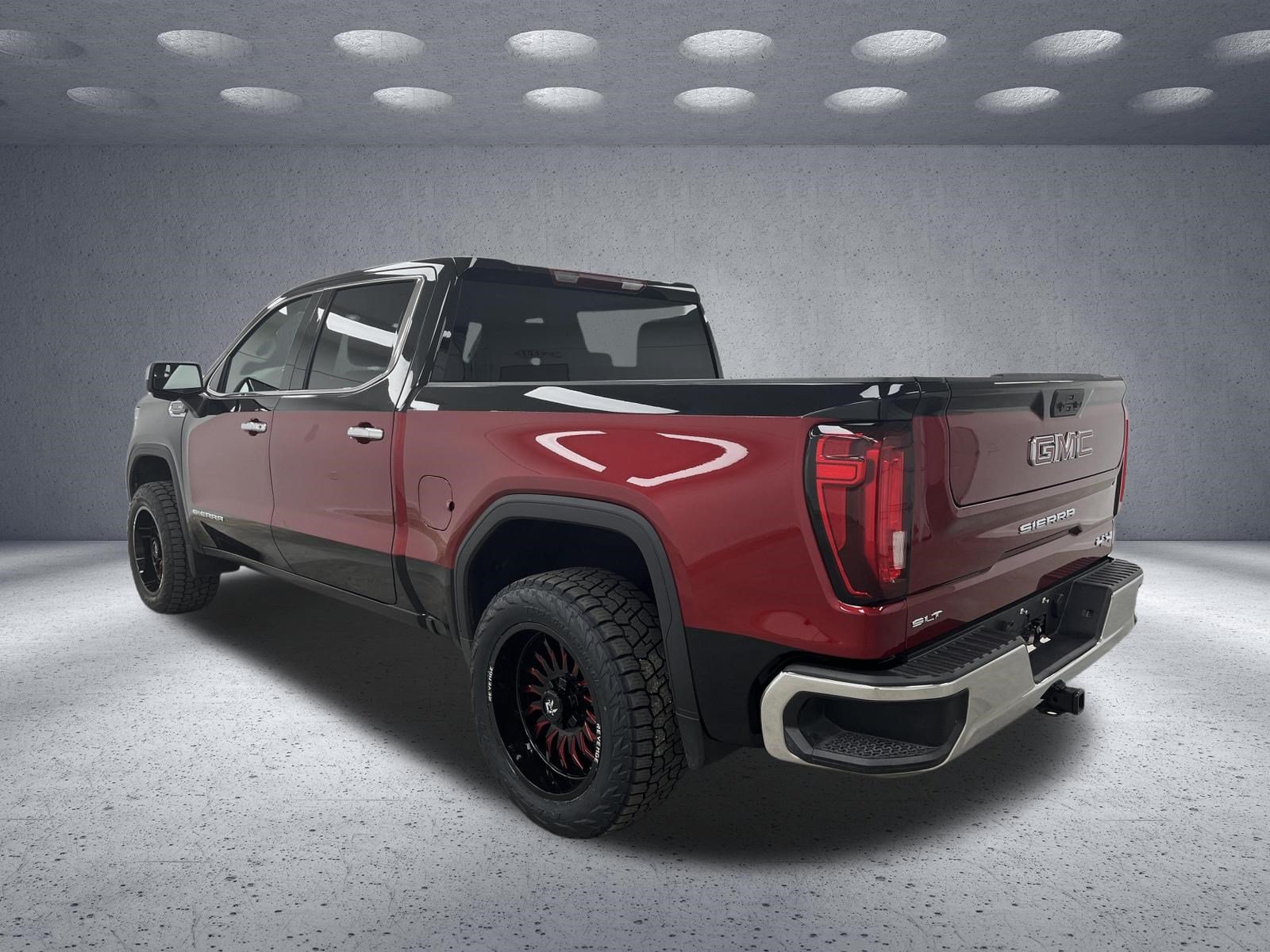 Used 2026 GMC Sierra 1500 SLT AWD/4WD image 3