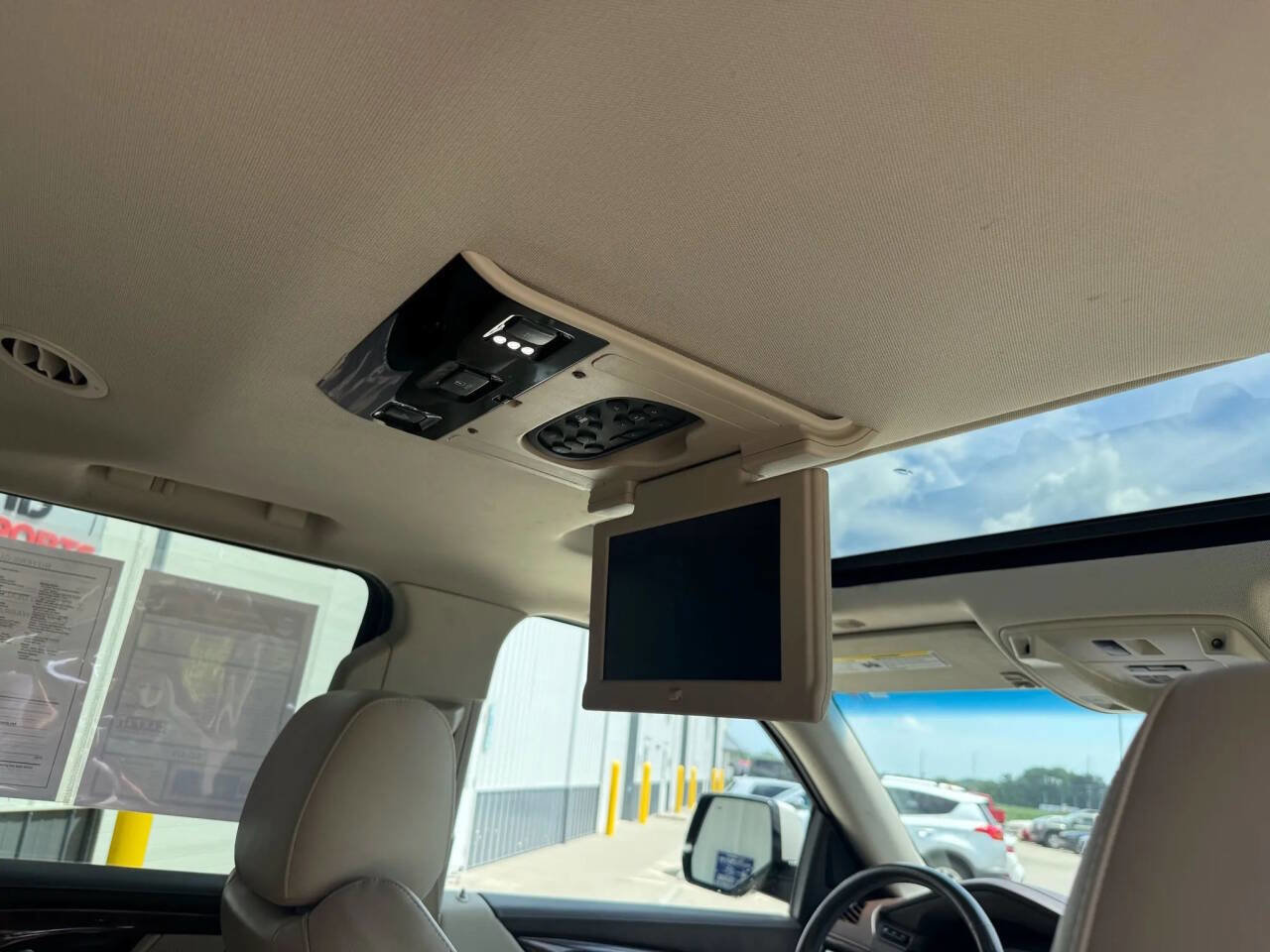 Used 2015 Cadillac Escalade Luxury AWD/4WD image 18