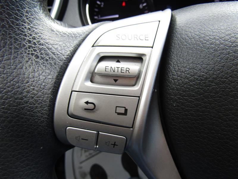 Used 2016 Nissan Rogue S image 15