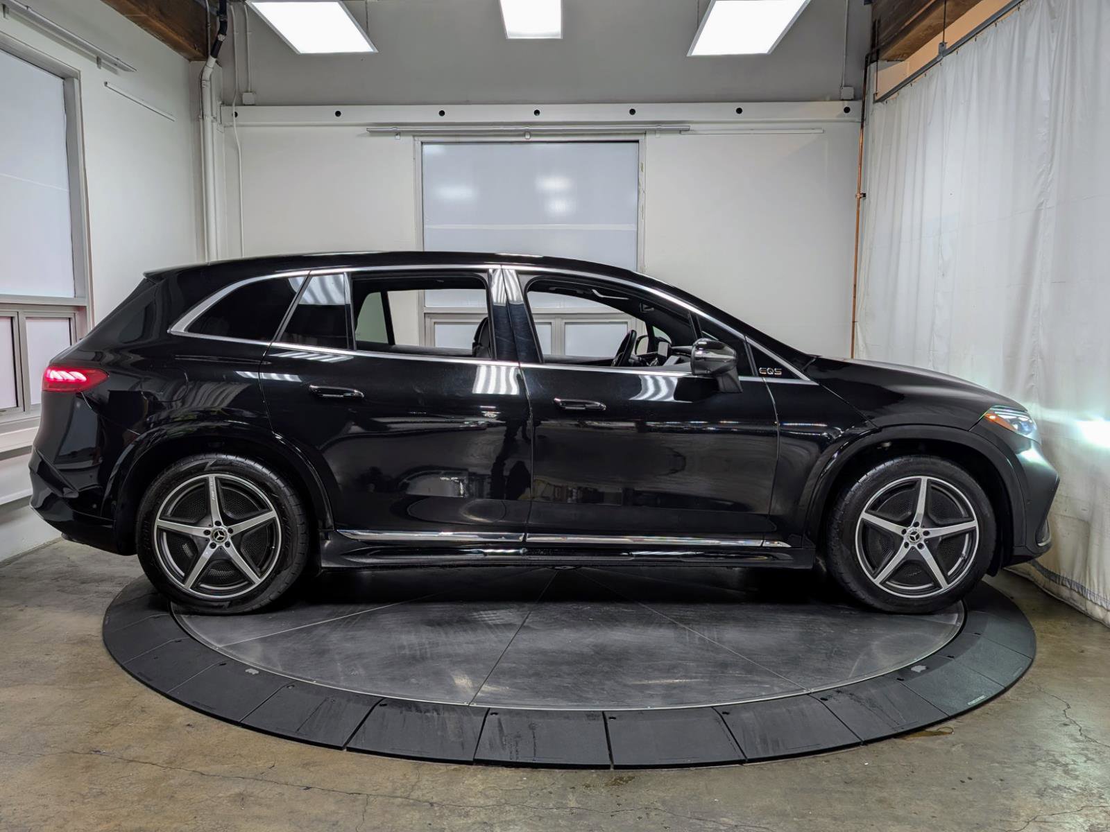 Used 2023 Mercedes-Benz EQS 450+ 4MATIC SUV image 10