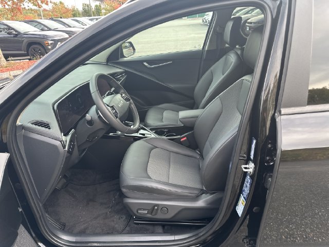 Used 2025 Kia Niro Wind w/ Wind Preserve Package FWD image 9