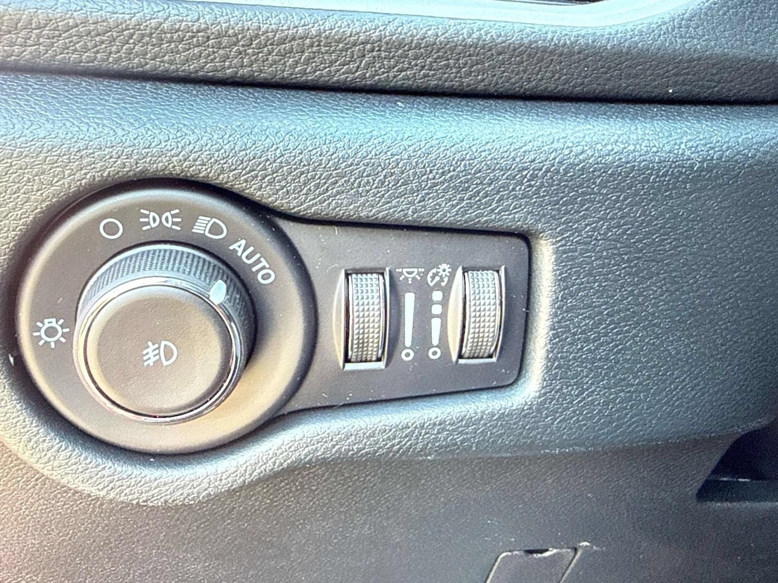 New 2026 Chrysler Pacifica Select w/ S Appearance Package FWD image 22