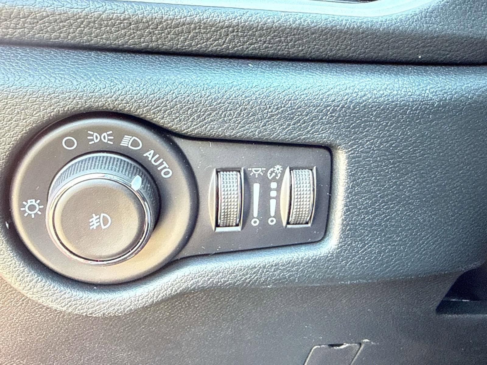 New 2026 Chrysler Pacifica Select image 22