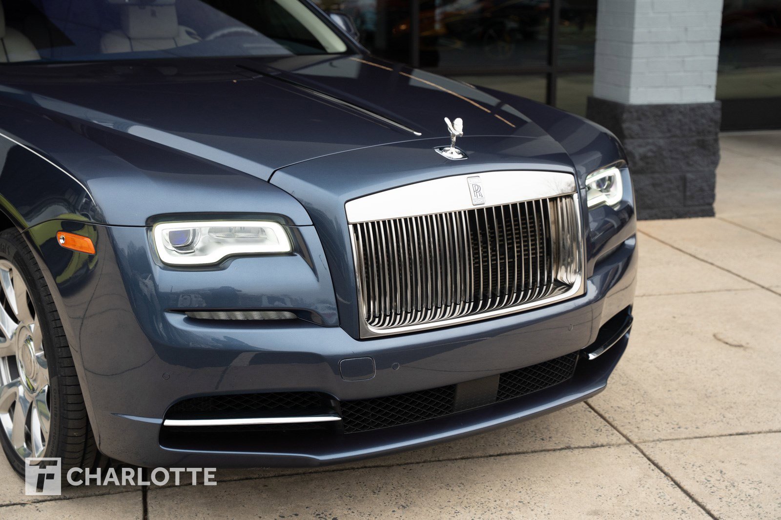 Used 2019 Rolls-Royce Wraith image 2