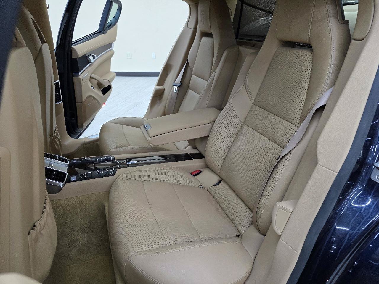 Used 2016 Porsche Panamera 4 Edition AWD/4WD image 24