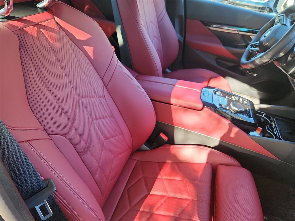 New 2026 BMW 550e xDrive w/ Premium Package image 16