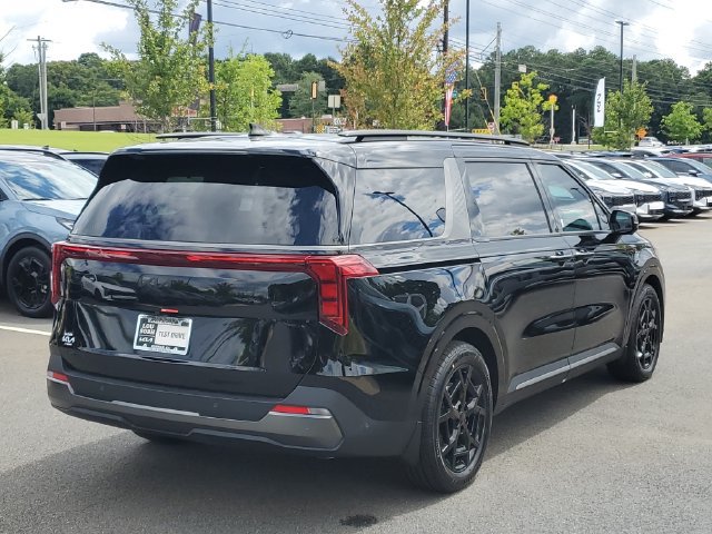 New 2027 Kia Carnival SX w/ Dark Edition Package FWD image 4