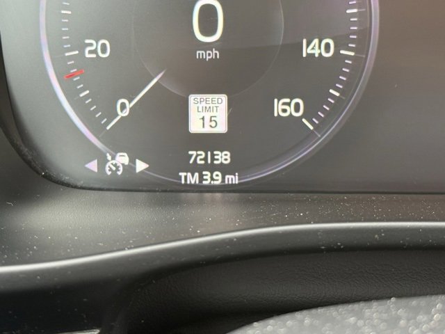 Used 2020 Volvo XC40 T5 R-Design image 7