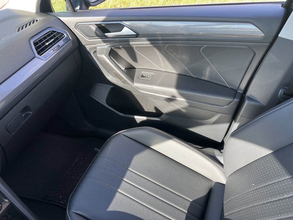 Used 2022 Volkswagen Tiguan SE image 26