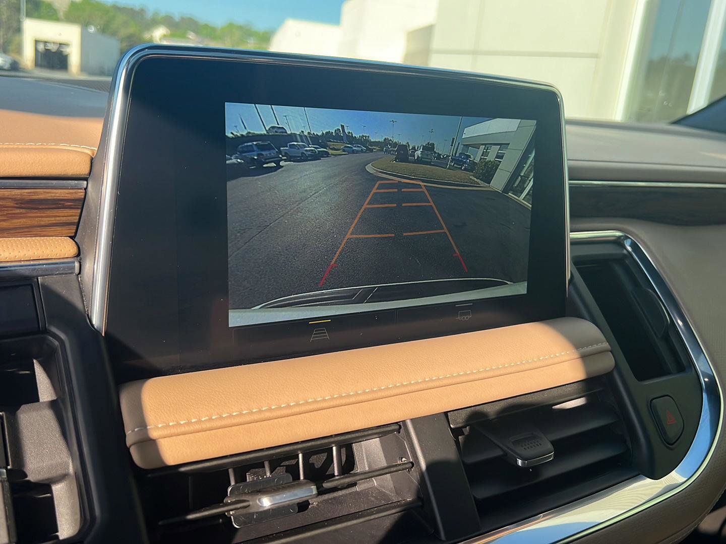 Used 2023 Chevrolet Tahoe Premier AWD/4WD image 28