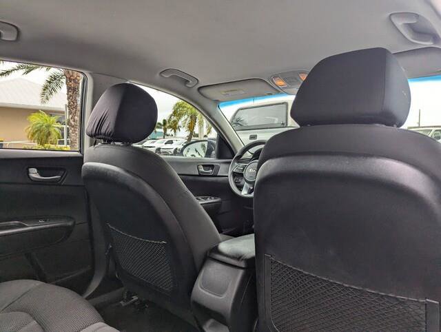 Used 2020 Kia Optima LX image 27