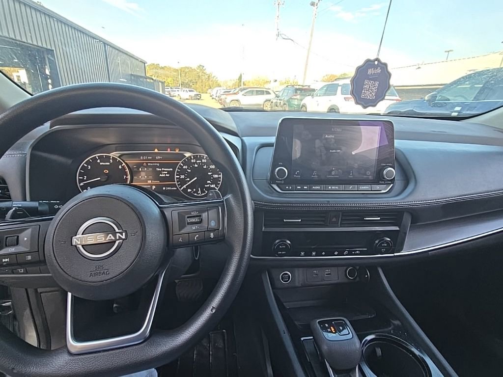 Used 2023 Nissan Rogue SV image 14