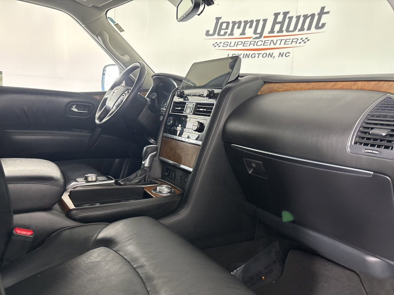 Used 2021 Nissan Armada SL w/ Captain's Chairs Package image 34