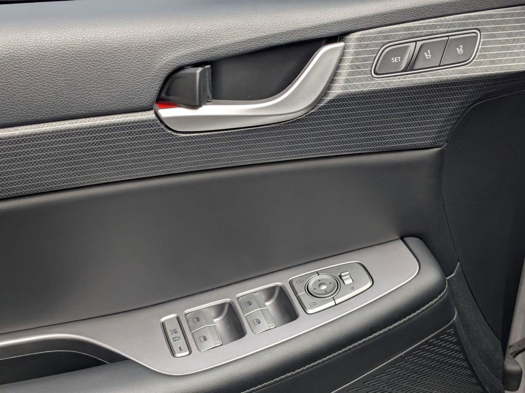 Used 2025 Hyundai Palisade Limited image 13