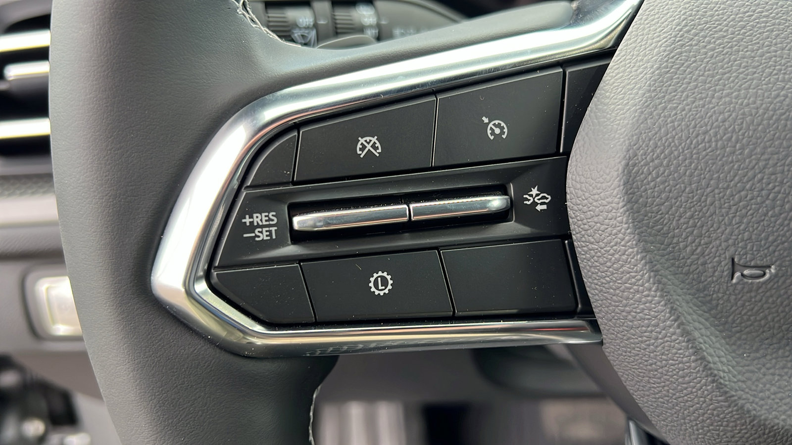 New 2026 Chevrolet Traverse LT w/ Driver Confidence Package image 25