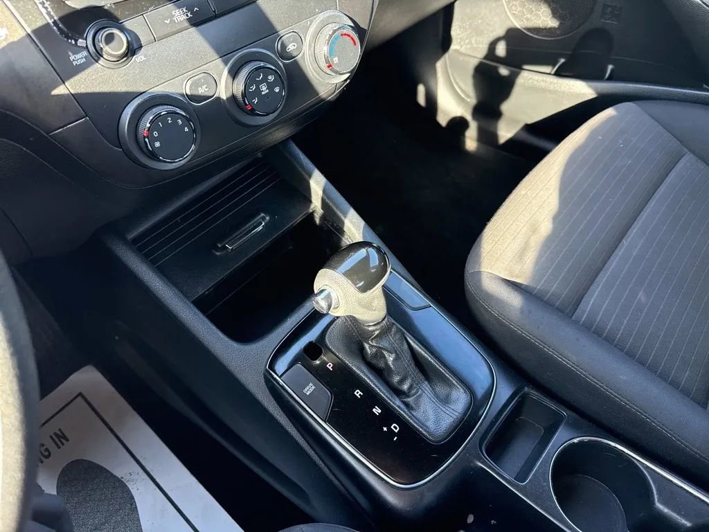 Used 2017 Kia Forte LX w/ LX Popular Package image 11