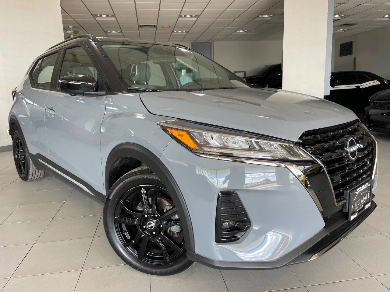 Used 2023 Nissan Kicks SR w/ SR Premium Package image 1