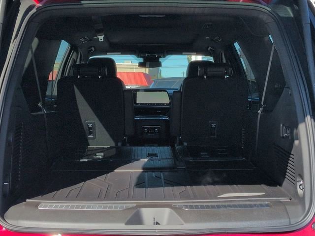 New 2026 Chevrolet Suburban Premier w/ Sun And Tow Package image 24