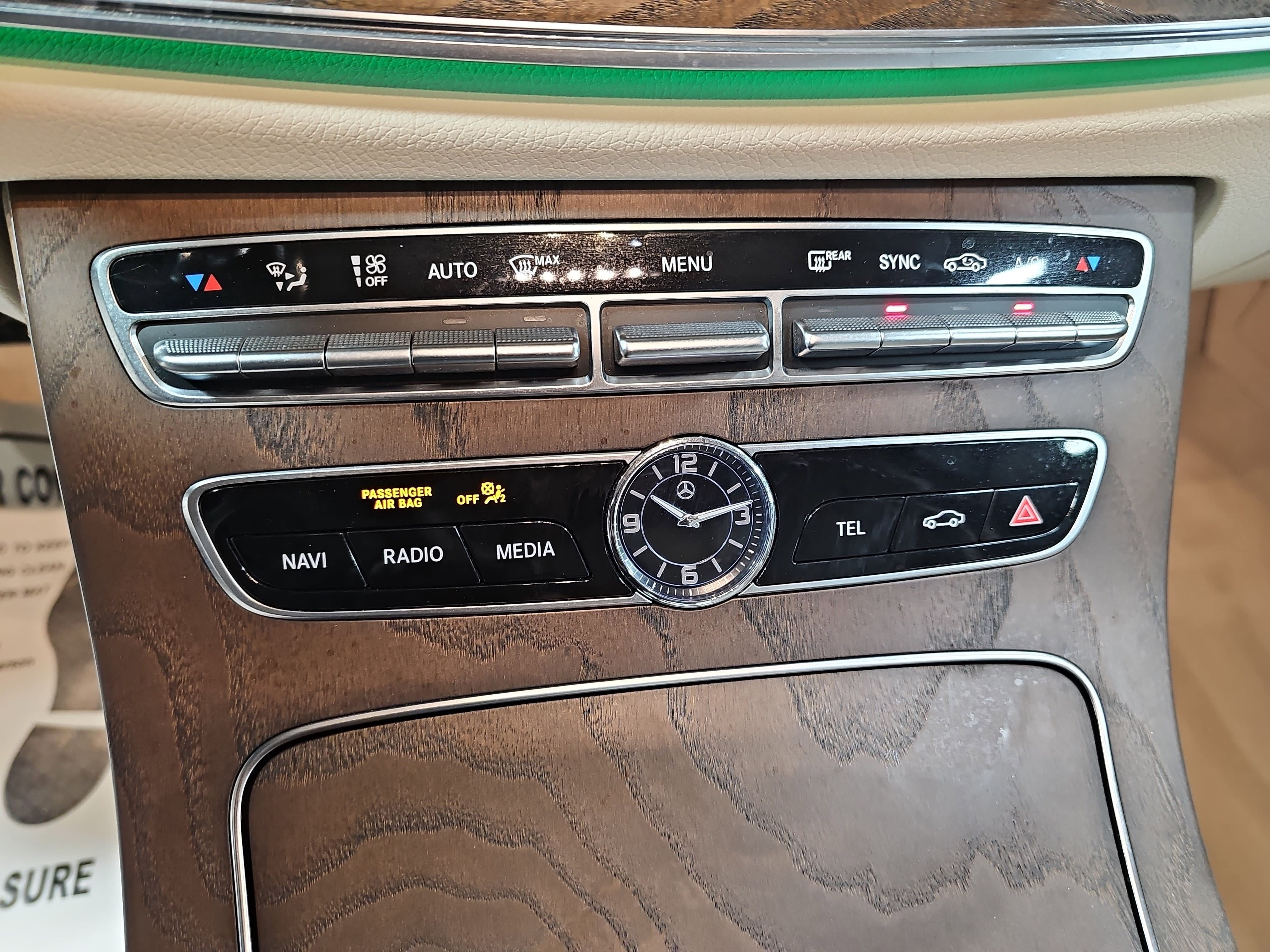 Used 2018 Mercedes-Benz E 400 4MATIC Sedan image 21