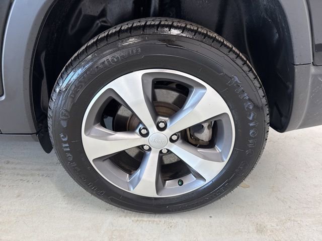 Used 2021 Jeep Cherokee Limited w/ Trailer Tow Group image 7