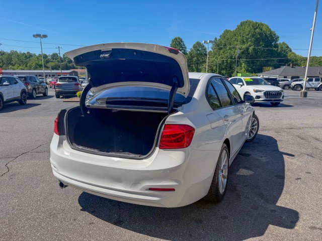 Used 2016 BMW 320i Sedan RWD image 11