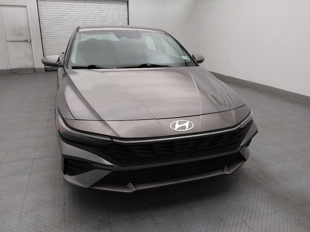 Used 2024 Hyundai Elantra SE FWD image 14