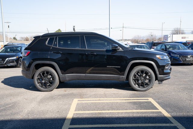 New 2026 Jeep Compass Latitude AWD/4WD image 6