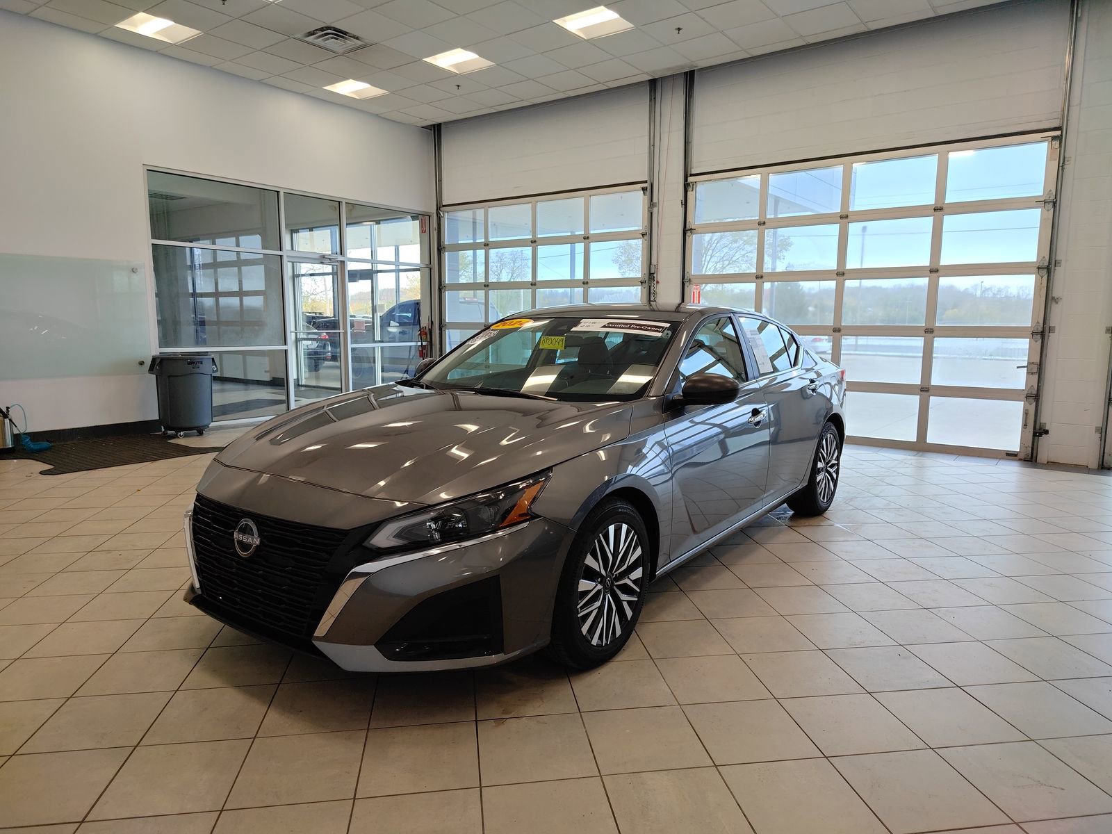 Used 2024 Nissan Altima 2.5 SV image 8