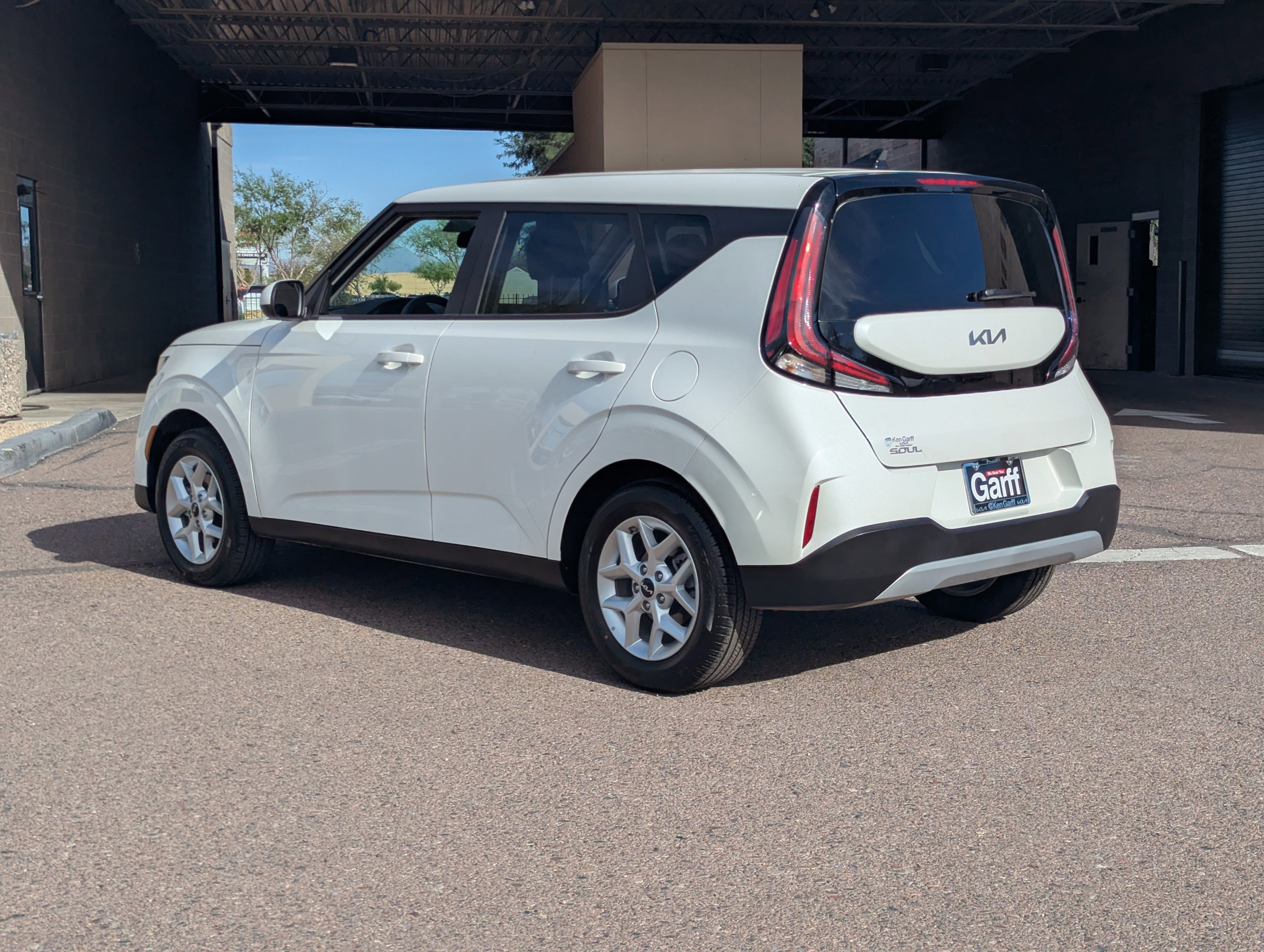 Certified 2025 Kia Soul LX image 4