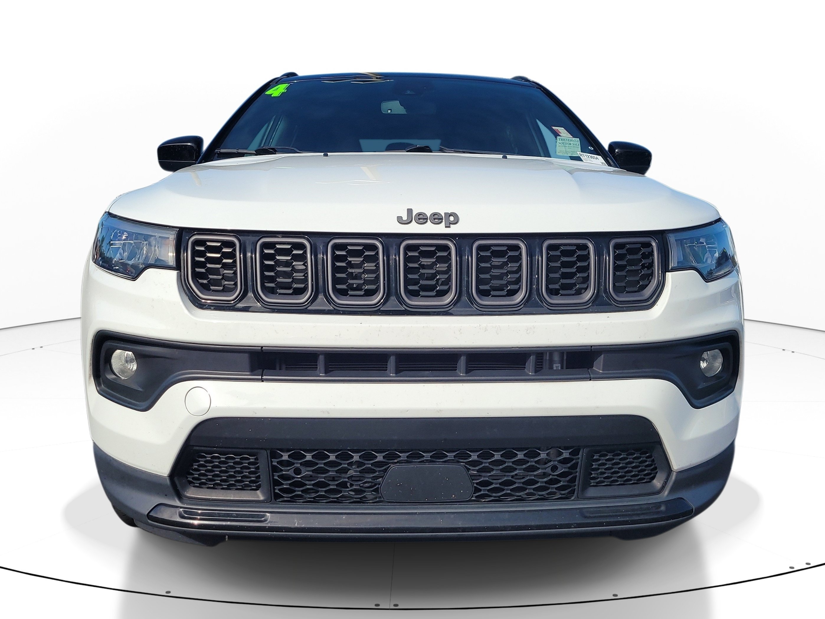 Used 2024 Jeep Compass Latitude w/ Convenience Group AWD/4WD image 2