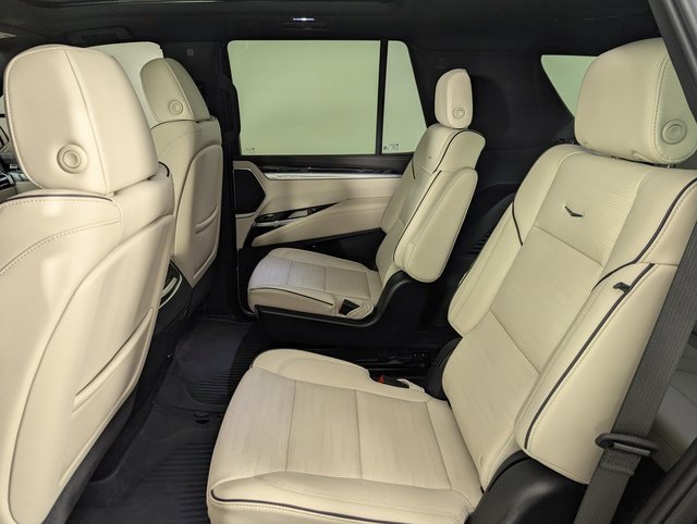 Used 2025 Cadillac Escalade Sport image 18