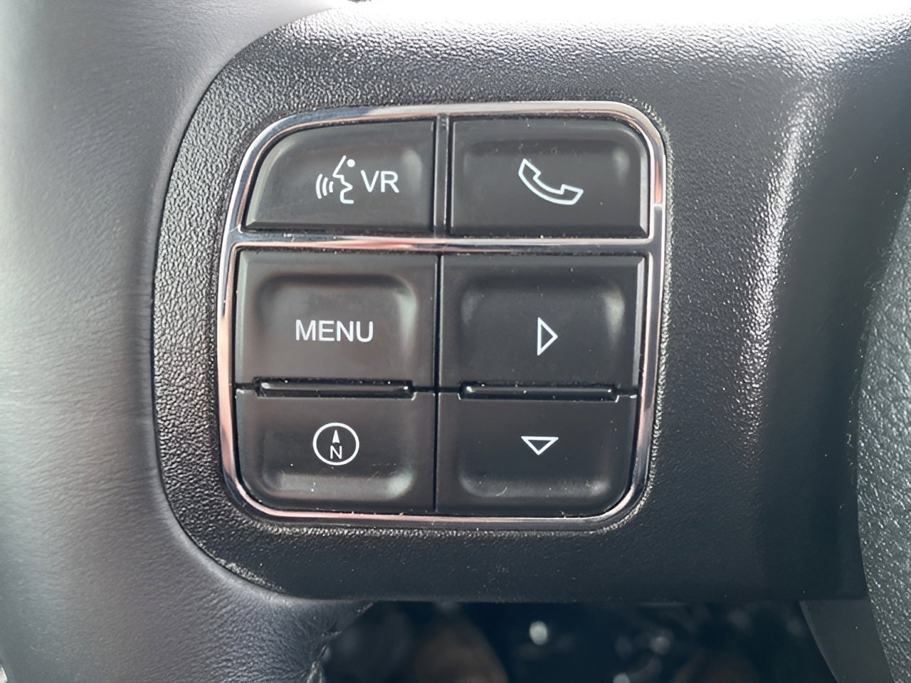 Used 2017 Jeep Wrangler Unlimited Rubicon w/ Connectivity Group image 13