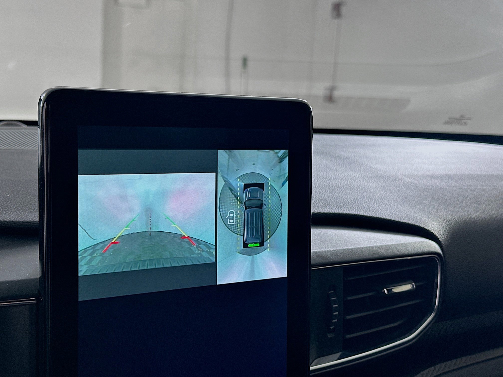 Used 2022 Ford Explorer ST w/ Equipment Group 401A image 23