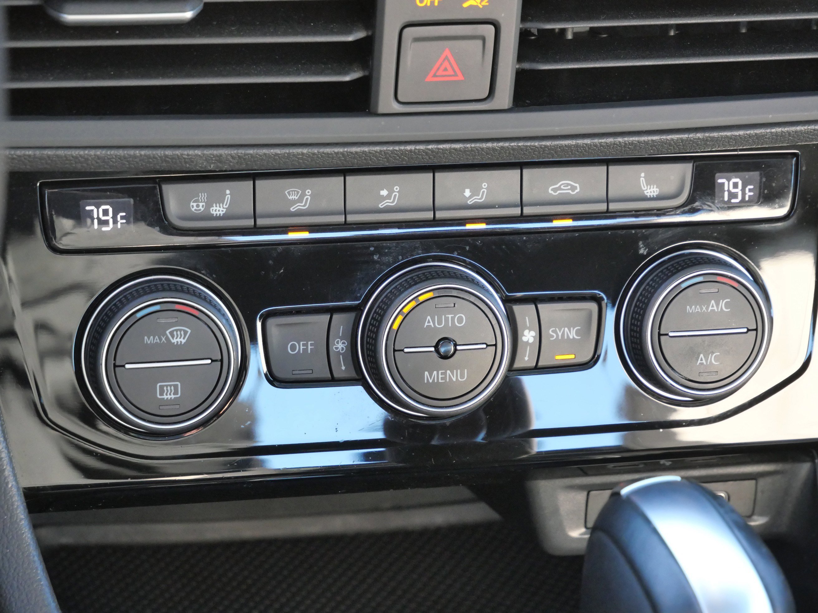 Certified 2021 Volkswagen Jetta R-Line w/ R-Line Cold Weather Package image 24