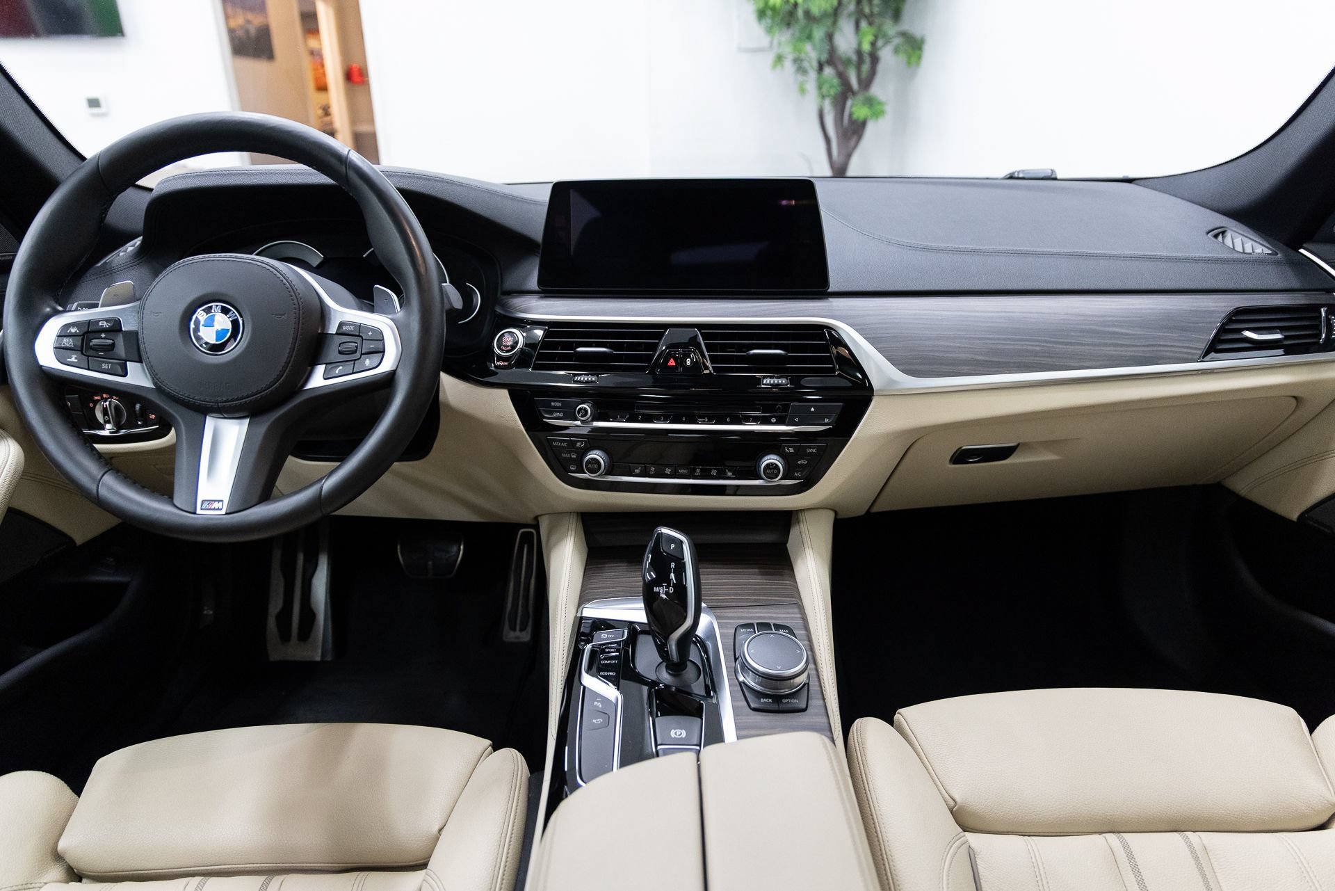 Used 2017 BMW 540i RWD image 5