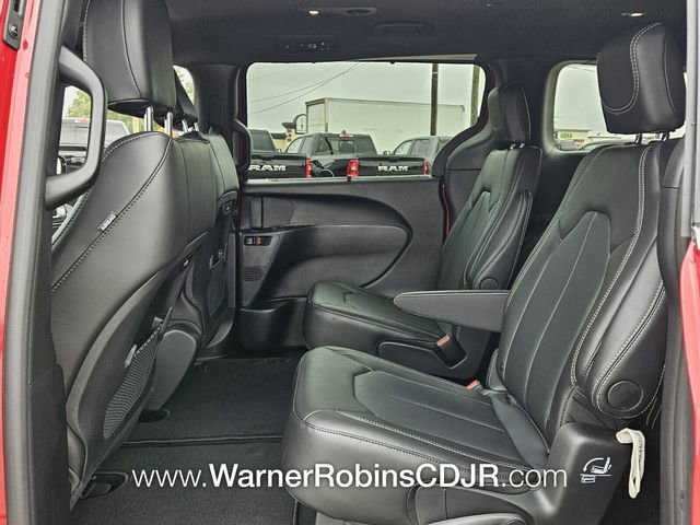 New 2026 Chrysler Pacifica Select image 6