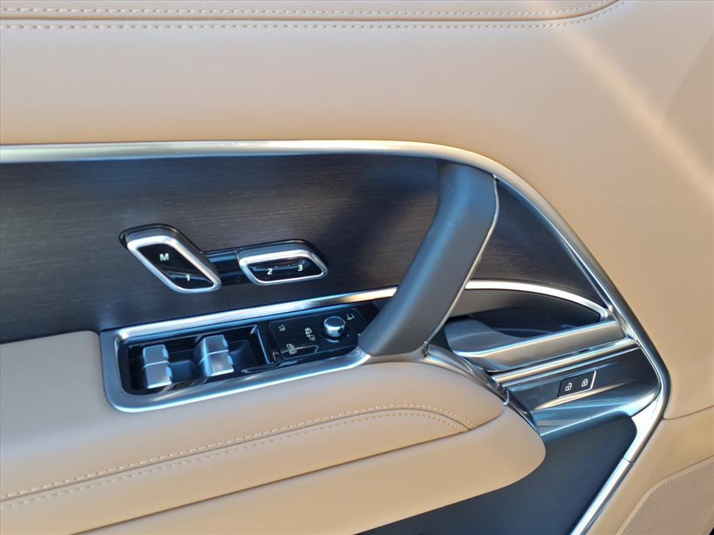 New 2026 Land Rover Range Rover SE image 10