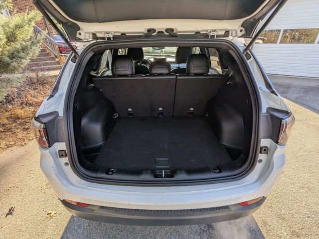 Used 2024 Jeep Compass Latitude image 12