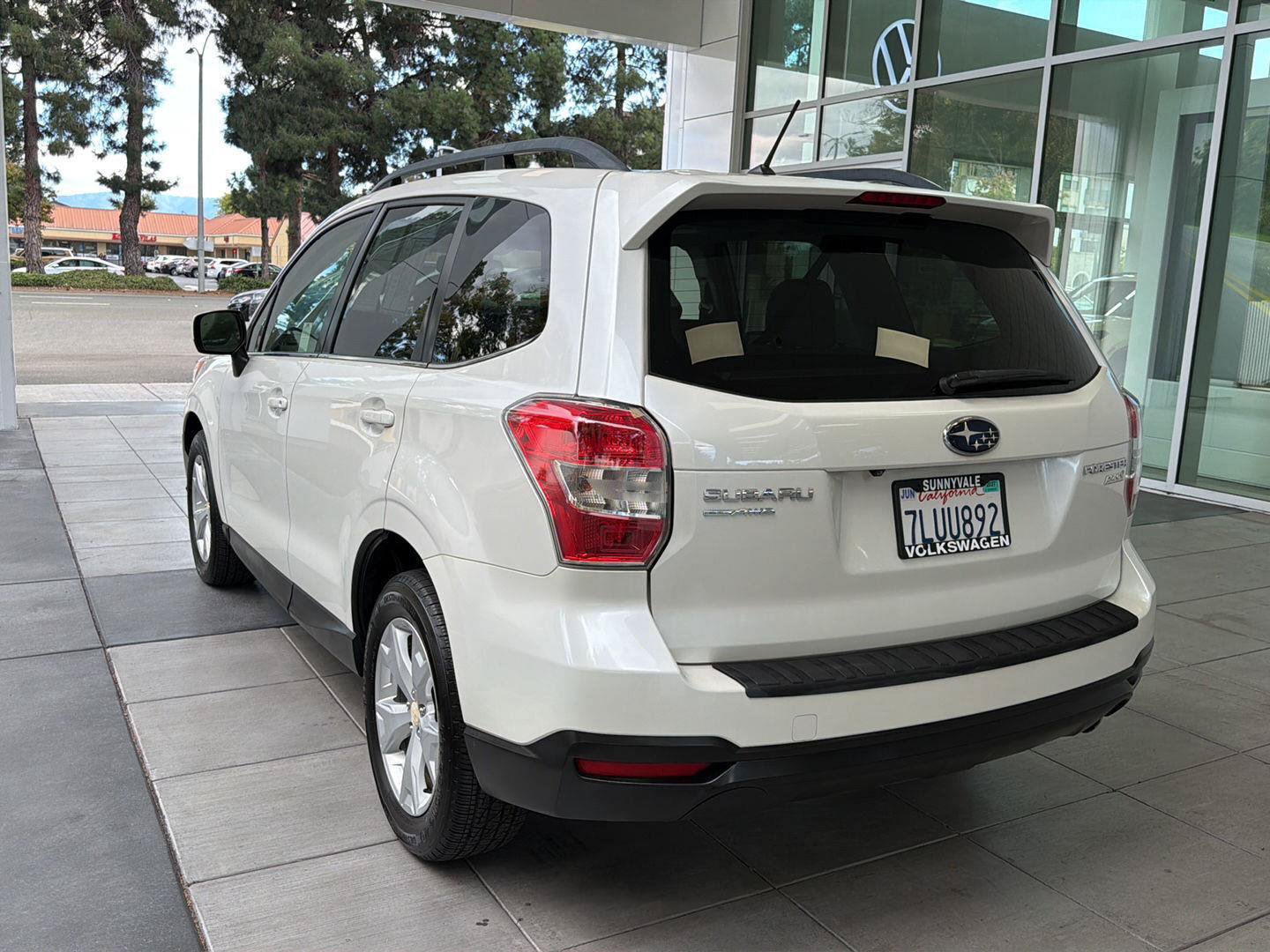 Used 2015 Subaru Forester 2.5i Limited w/ Popular Package #2 AWD/4WD image 3